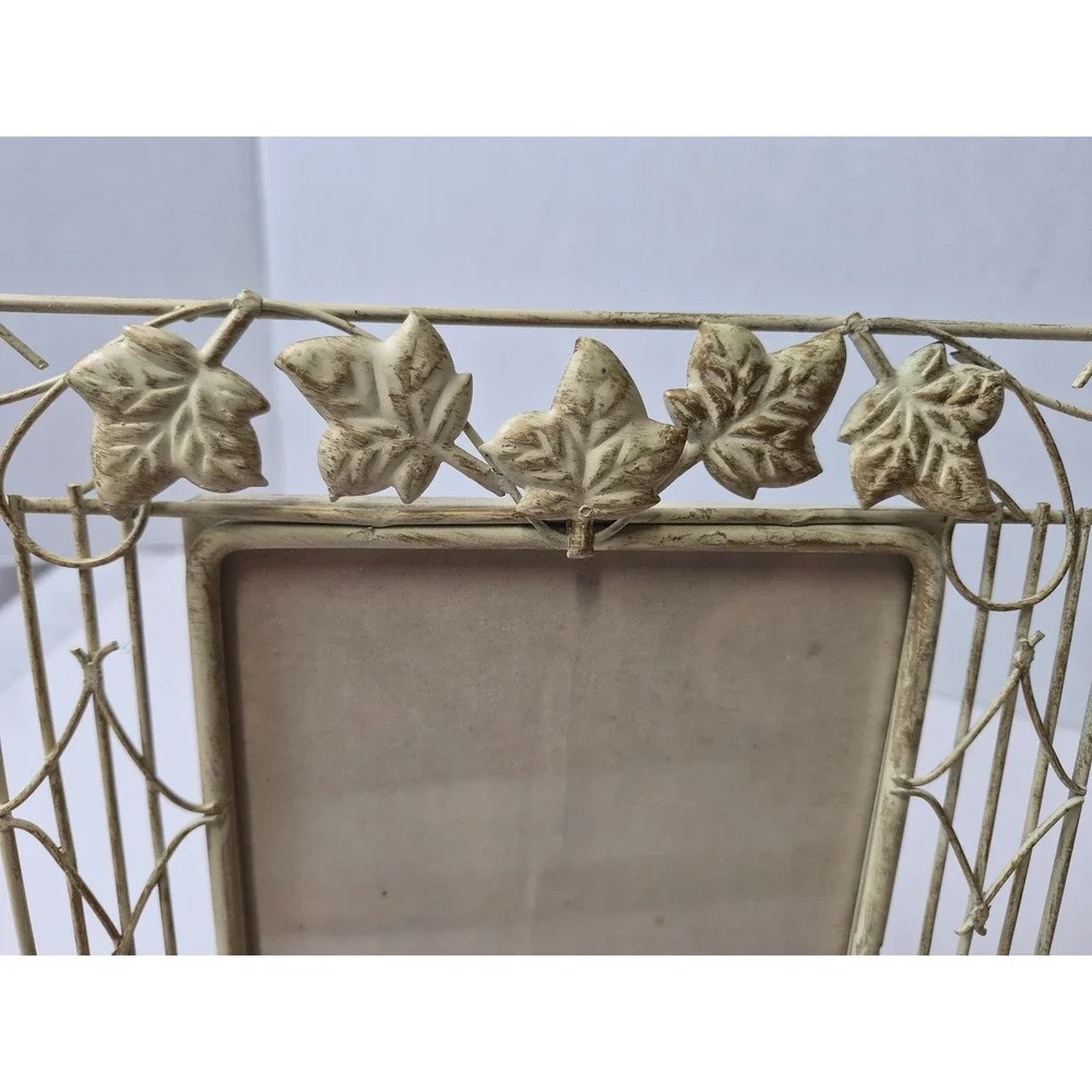 Vintage Wire Metal Ivy Leaf Picture Frame 4x6 Cream Antiqued Cottagecore Decor
